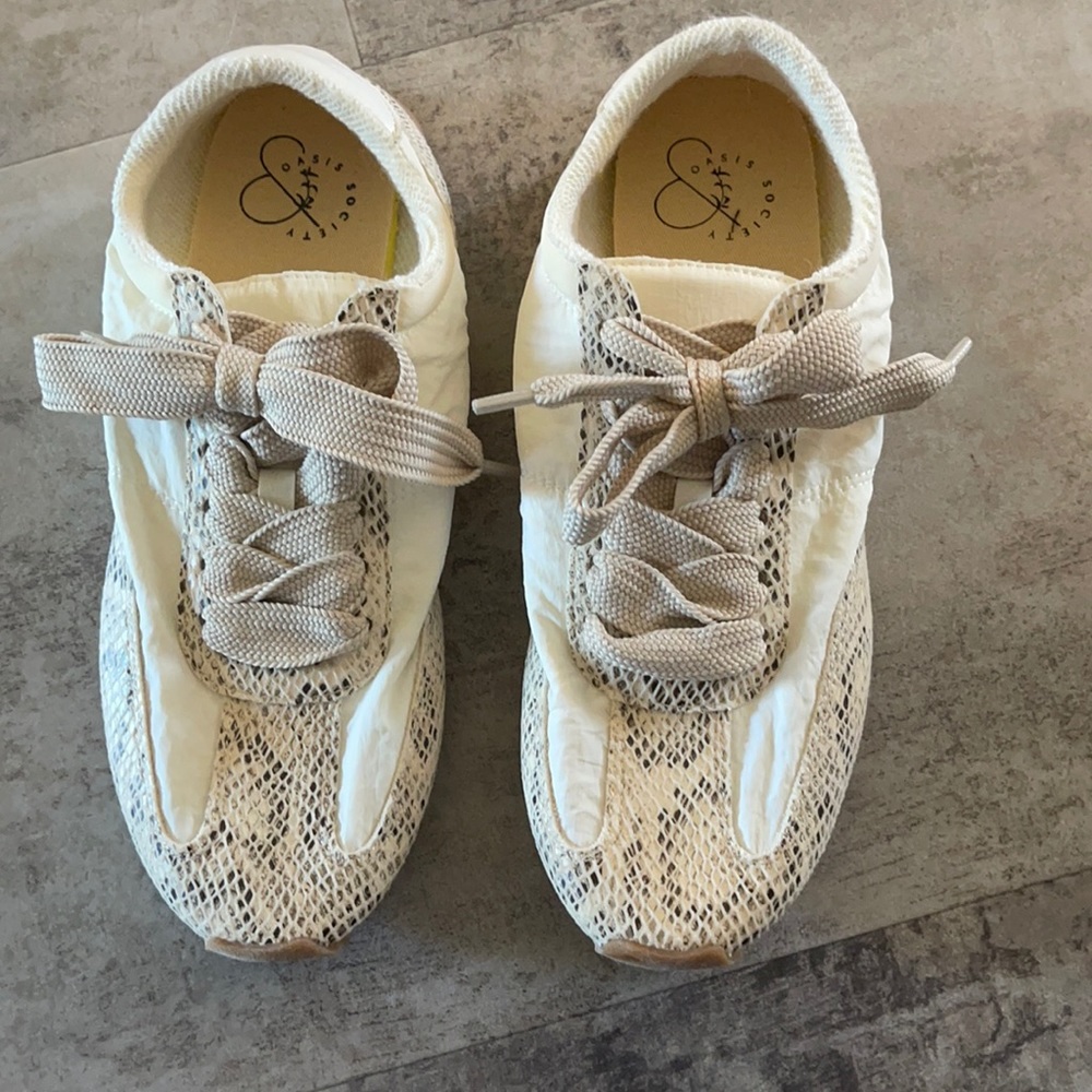 NWOB Oasis Society Sneakers